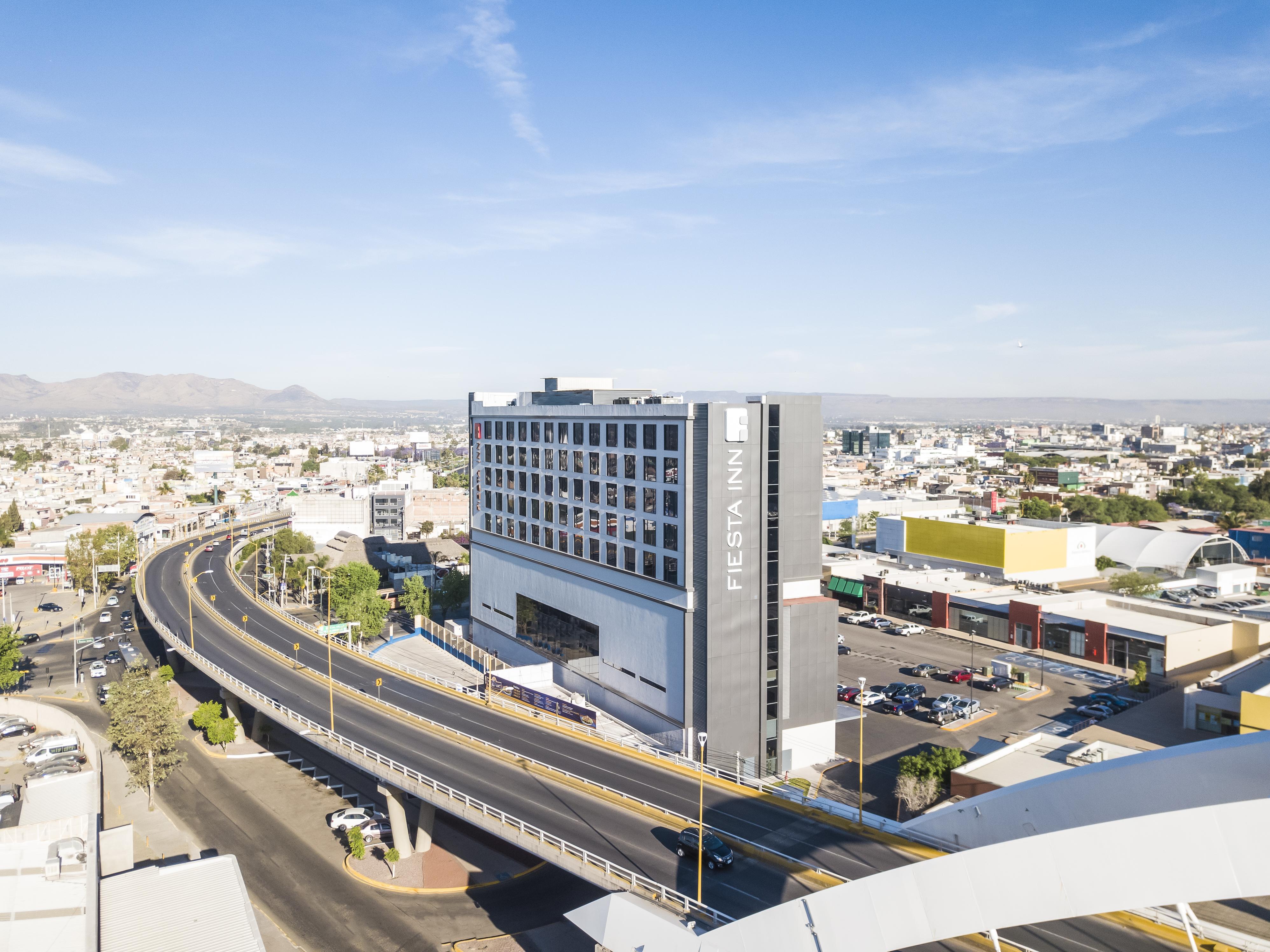 Fiesta Inn Aguascalientes Patio Exterior photo